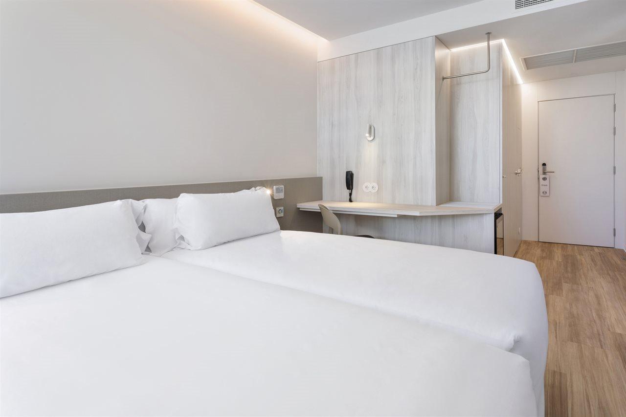 B&B Hotel Santo Tirso Luaran gambar